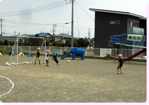 元気に外遊び